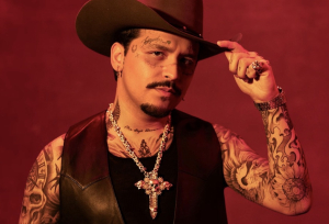 Christian Nodal lanzó su nuevo álbum “Bandera Blanca”