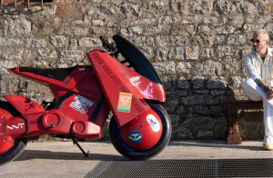J Balvin ha creado una moto eléctrica futurista de anime
