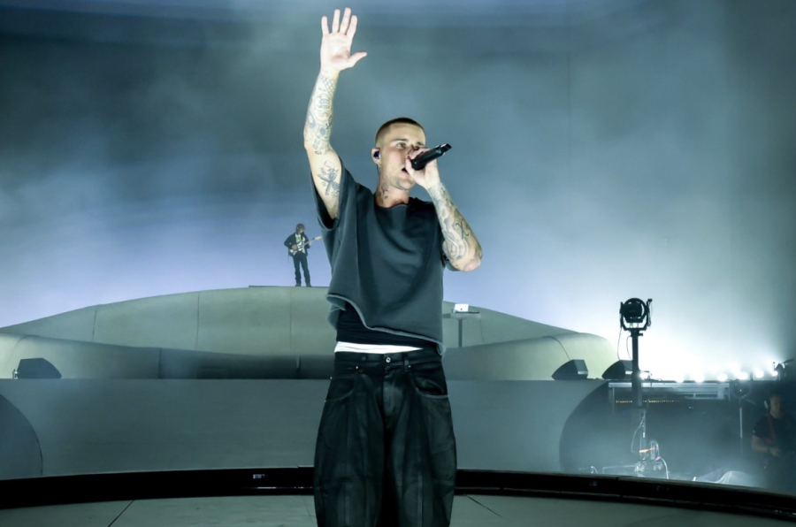 Justin Bieber regresa a Coachella con show tipo “karaoke”