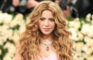 Shakira cantará en las Pirámides de Giza