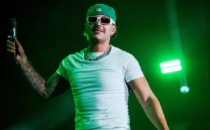 Feid graba en Medellín junto al rapero japonés Yuki Chiba