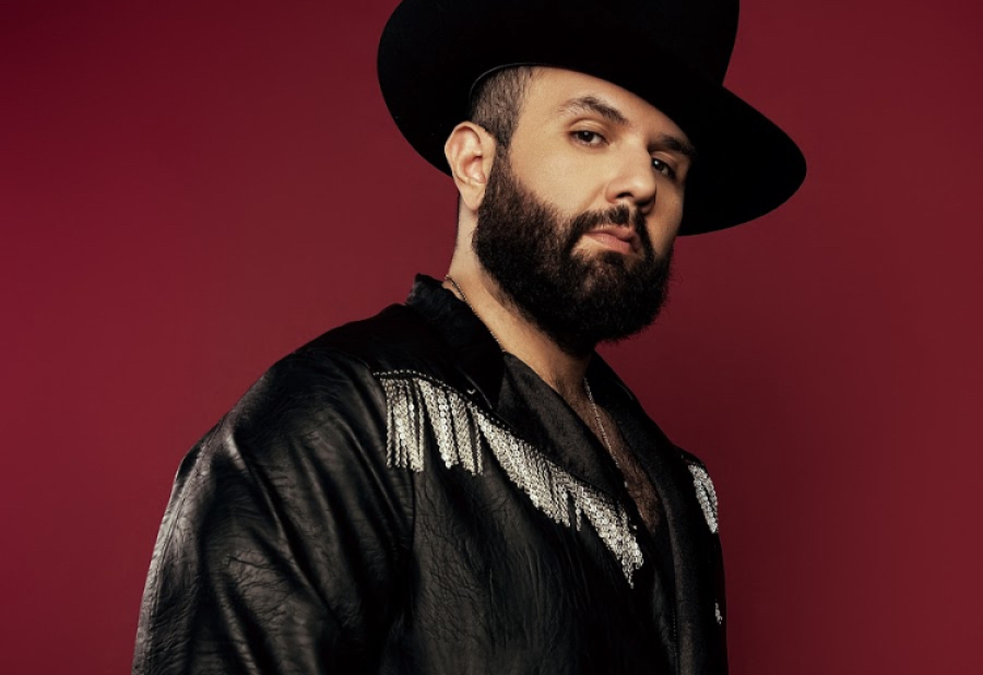 Carín León confirmado como artista en Premio Lo Nuestro 2026