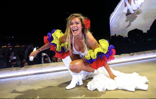 Karol G anuncia nueva gira tras histórico show en Coachella