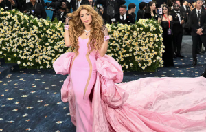 Shakira, J Balvin y Maluma, brillaron en la alfombra de la Met Gala