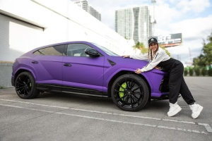 Shakira confirmó que regalará Lamborghini