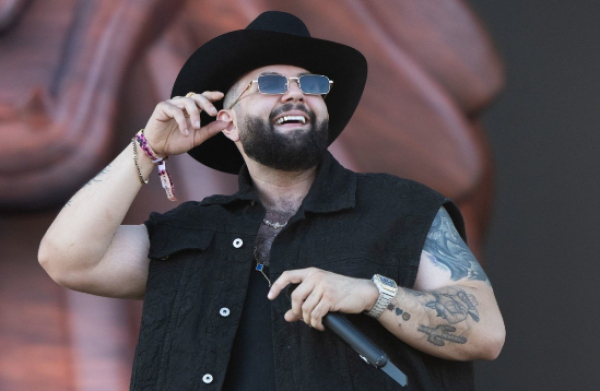 Carín León lanza su nuevo álbum “Palabra De To’s (Seca)”