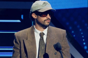 Bad Bunny fue homenajeado en los Premios Billboard 2025