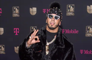 Anuel desmiente hospitalización
