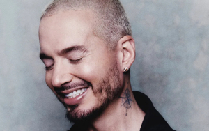 J Balvin extiende a 37 su récord de No. 1s en Latin Airplay con ‘Doblexxo’
