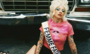 Mon Laferte regresa a Colombia con su “Femme Fatale Tour” en 2026